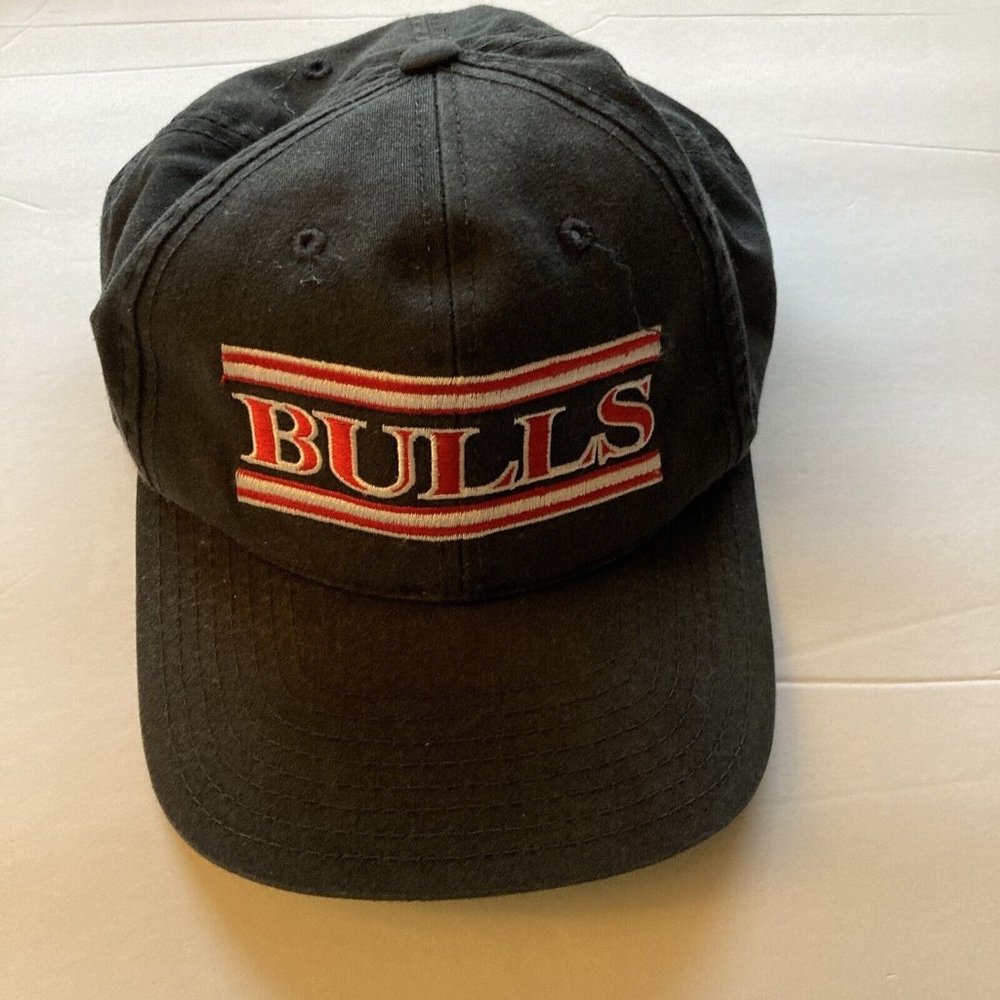 True Vintage Chicago Bulls SnapBack Hat NBA GREAT condition 1990’s Jordan Era